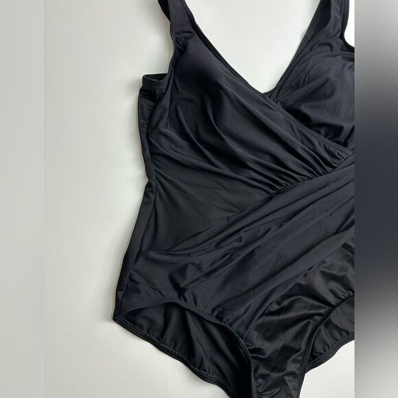 Miraclesuit One-Piece Swimsuit Size 18 Color Black Fixed Straps No Underwire - Picture 4 of 11